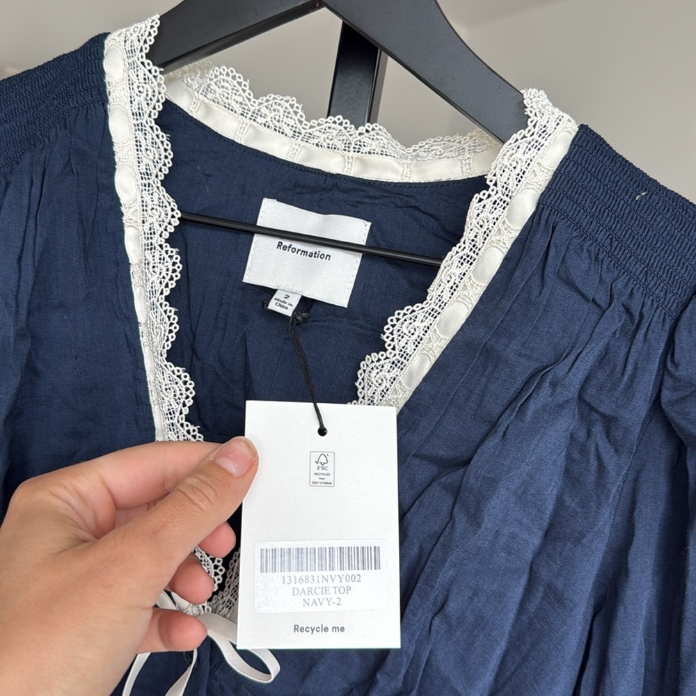 Reformation Darcie top in navy size 2 - Picture 2 of 3